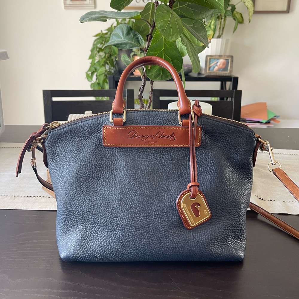 Authentic Vintage Dooney & Bourke navy leather crossbody satchel EUC